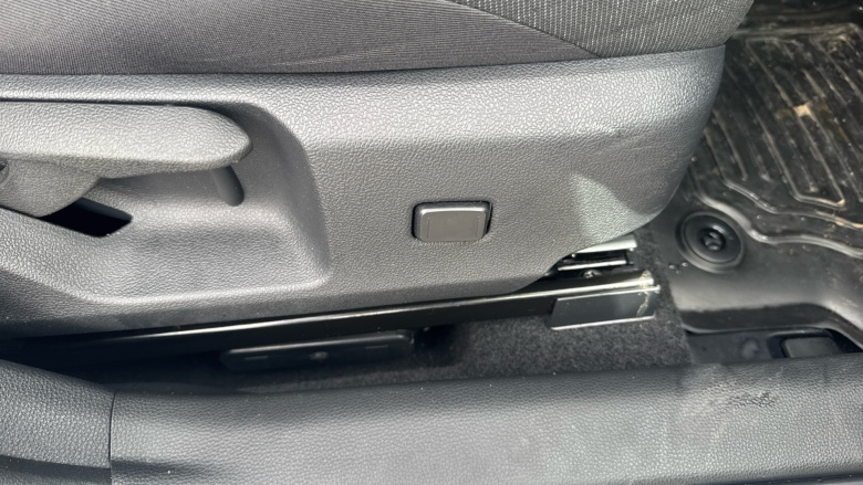 Toyota Corolla Petrol 1.8 VVT-i Hybrid Commercial Auto